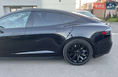 Лифтбек Tesla Model S 2015 в 