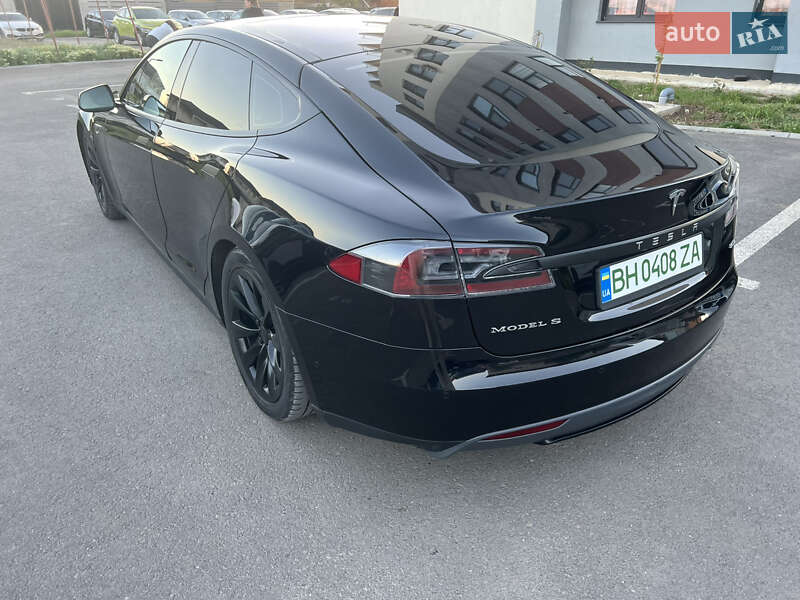 Лифтбек Tesla Model S 2015 в Одессе