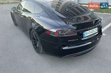 Лифтбек Tesla Model S 2015 в 