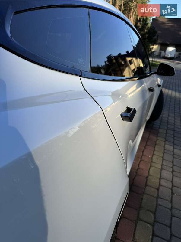 Лифтбек Tesla Model S 2021 в Львове