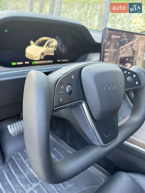 Лифтбек Tesla Model S 2021 в Львове