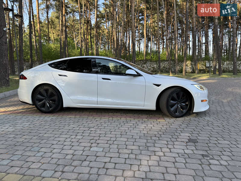Лифтбек Tesla Model S 2021 в Львове