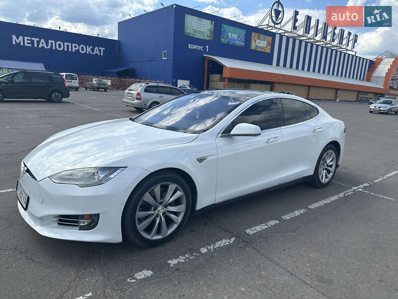 Лифтбек Tesla Model S 2016 в Харькове