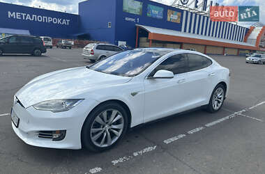 Ліфтбек Tesla Model S 2016 в 