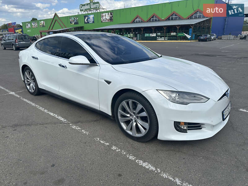 Лифтбек Tesla Model S 2016 в Харькове