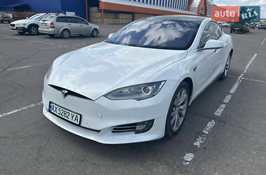 Лифтбек Tesla Model S 2016 в Харькове
