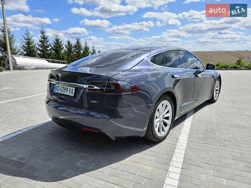 Лифтбек Tesla Model S 2017 в Тернополе