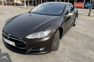 Ліфтбек Tesla Model S 2014 в 