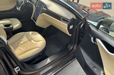 Ліфтбек Tesla Model S 2014 в 