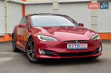 Ліфтбек Tesla Model S 2017 в 