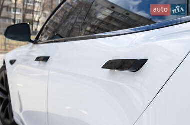 Ліфтбек Tesla Model S 2021 в 