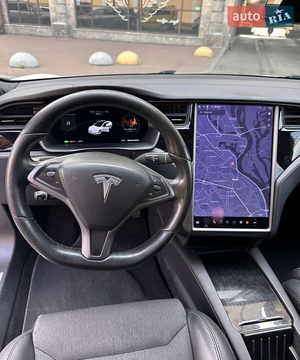 Лифтбек Tesla Model S 2018 в Киеве