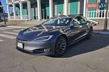 Лифтбек Tesla Model S 2019 в Черкассах