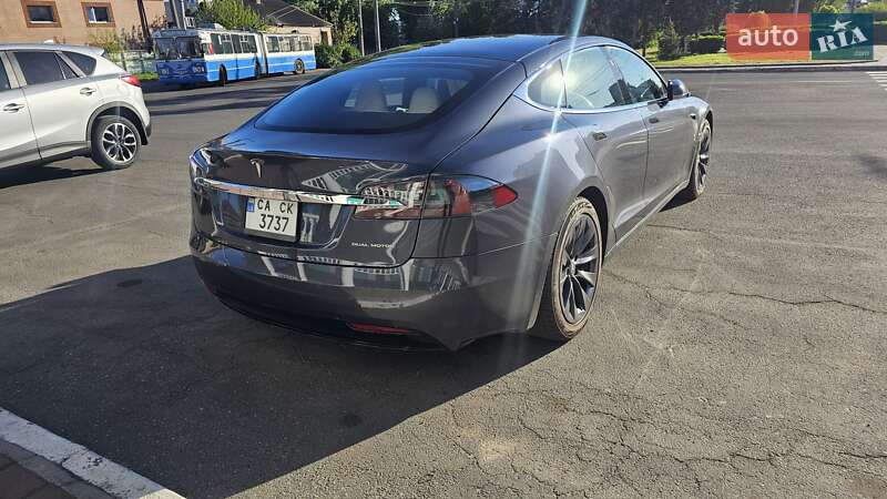 Лифтбек Tesla Model S 2019 в Черкассах