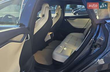Лифтбек Tesla Model S 2019 в 