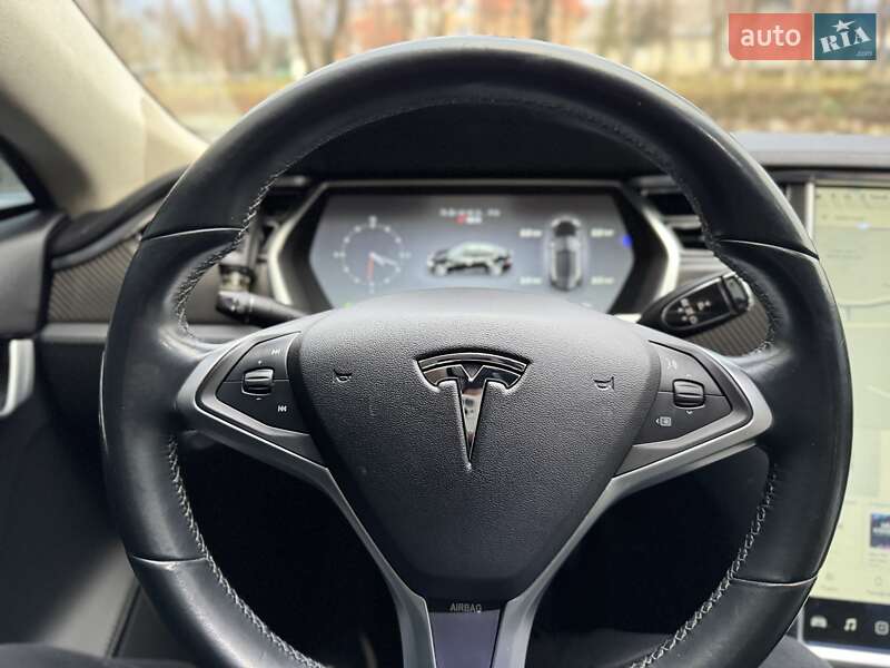 Лифтбек Tesla Model S 2013 в Сваляве