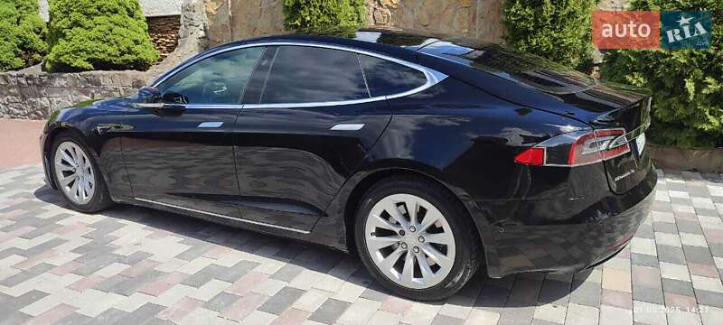 Ліфтбек Tesla Model S 2017 в Львові фото 6 Ліфтбек Tesla Model S 2017 в Львові