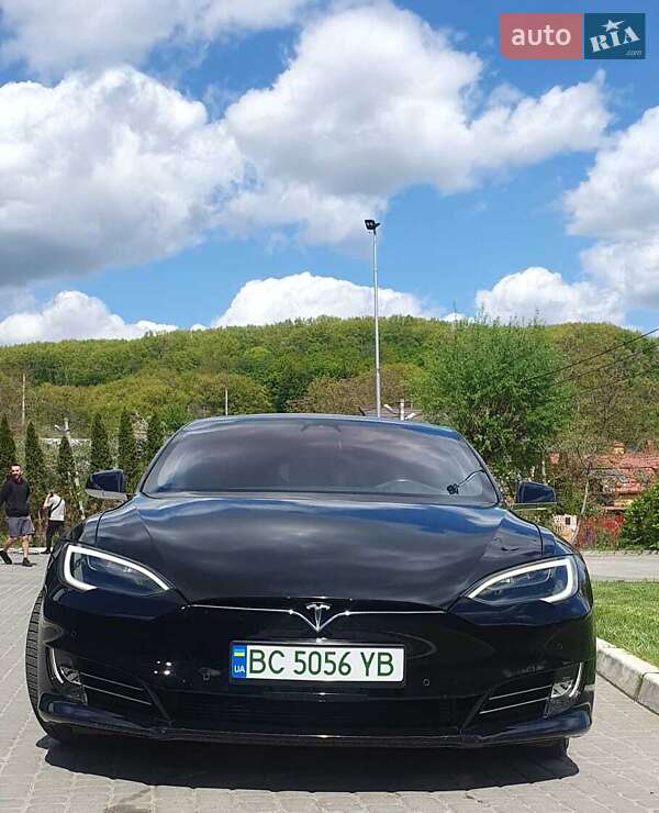 Ліфтбек Tesla Model S 2017 в Львові фото 12 Ліфтбек Tesla Model S 2017 в Львові