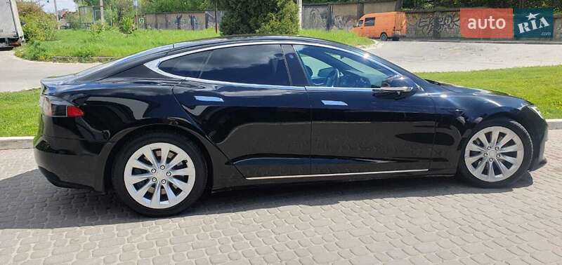 Ліфтбек Tesla Model S 2017 в Львові фото 13 Ліфтбек Tesla Model S 2017 в Львові