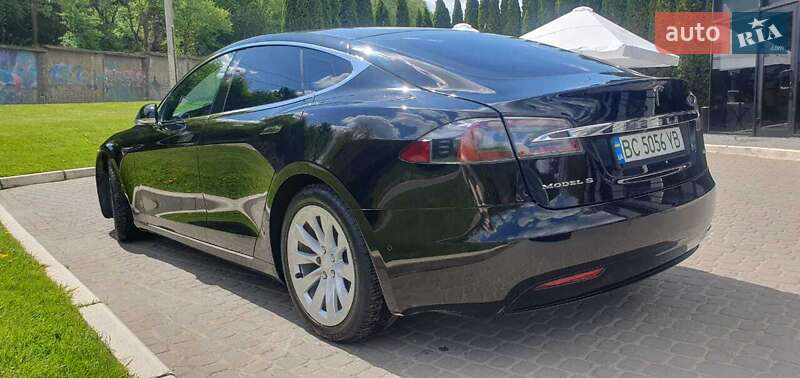 Ліфтбек Tesla Model S 2017 в Львові фото 15 Ліфтбек Tesla Model S 2017 в Львові