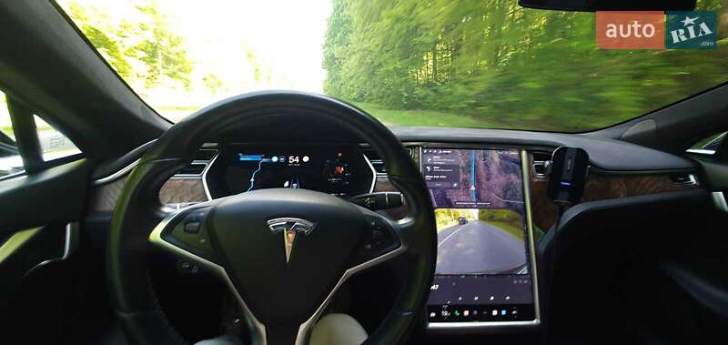 Ліфтбек Tesla Model S 2017 в Львові фото 20 Ліфтбек Tesla Model S 2017 в Львові