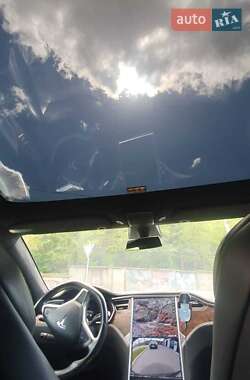 Ліфтбек Tesla Model S 2017 в Львові фото 25 Ліфтбек Tesla Model S 2017 в Львові