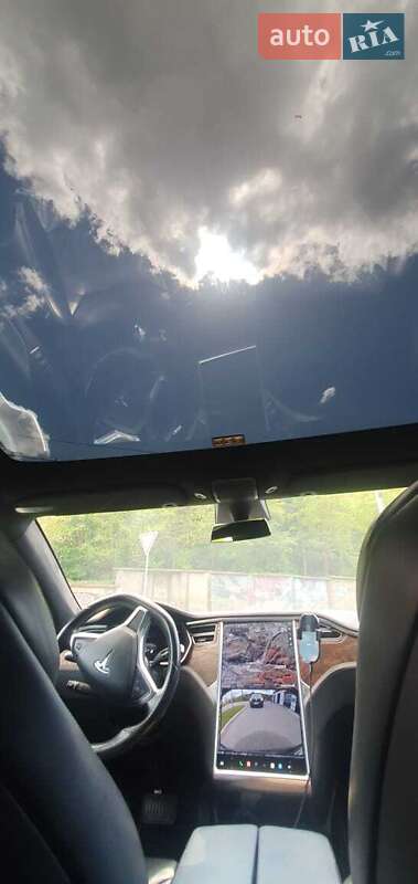 Ліфтбек Tesla Model S 2017 в Львові фото 25 Ліфтбек Tesla Model S 2017 в Львові