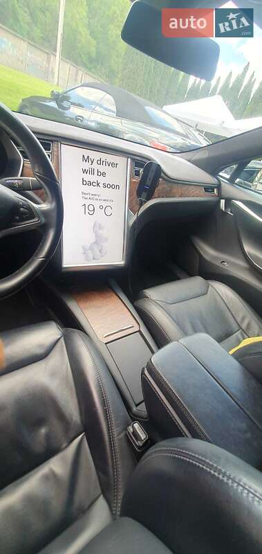 Ліфтбек Tesla Model S 2017 в Львові фото 32 Ліфтбек Tesla Model S 2017 в Львові