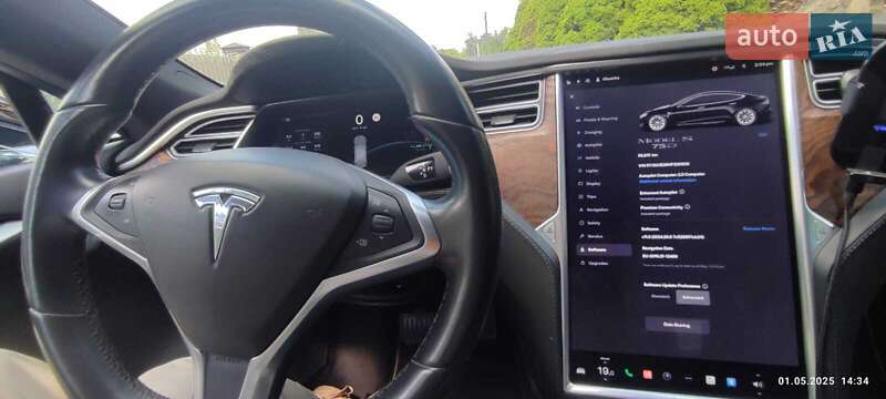 Ліфтбек Tesla Model S 2017 в Львові фото 41 Ліфтбек Tesla Model S 2017 в Львові