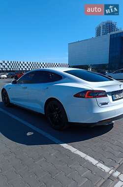 Ліфтбек Tesla Model S 2015 в 
