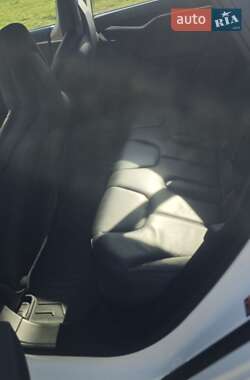 Лифтбек Tesla Model S 2014 в 