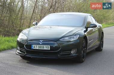 Лифтбек Tesla Model S 2015 в 