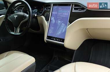 Лифтбек Tesla Model S 2015 в 