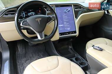 Лифтбек Tesla Model S 2015 в 