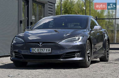 Лифтбек Tesla Model S 2018 в Львове