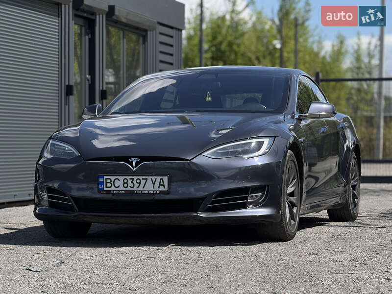 Tesla Model S 2018