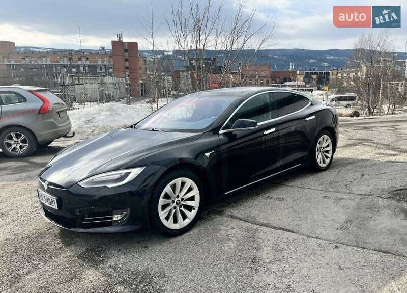 Ліфтбек Tesla Model S 2017 в Лубнах фото Ліфтбек Tesla Model S 2017 в Лубнах