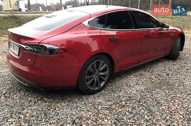 Лифтбек Tesla Model S 2014 в 