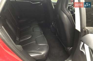 Лифтбек Tesla Model S 2014 в 