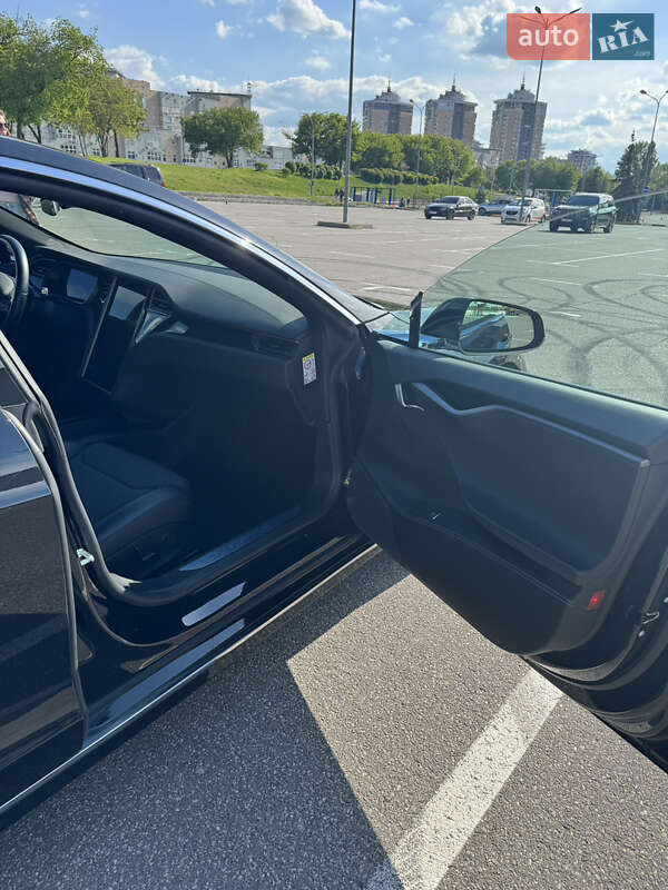 Ліфтбек Tesla Model S 2018 в Києві