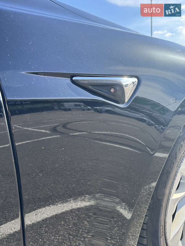 Ліфтбек Tesla Model S 2018 в Києві