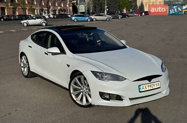 Ліфтбек Tesla Model S 2013 в 