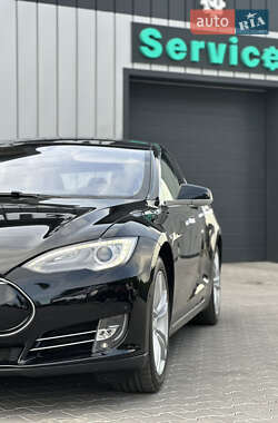 Лифтбек Tesla Model S 2014 в 