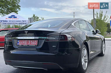 Лифтбек Tesla Model S 2014 в 