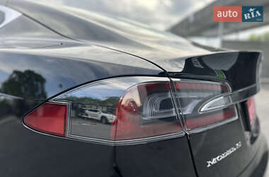 Лифтбек Tesla Model S 2014 в 