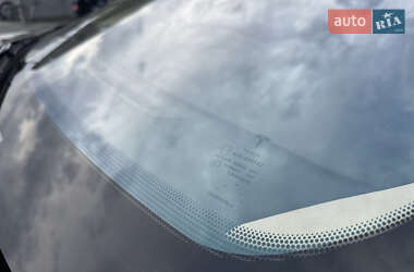 Лифтбек Tesla Model S 2014 в 