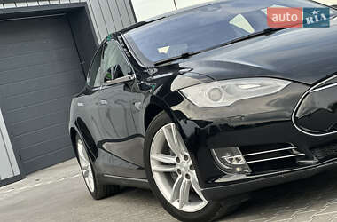 Лифтбек Tesla Model S 2014 в 