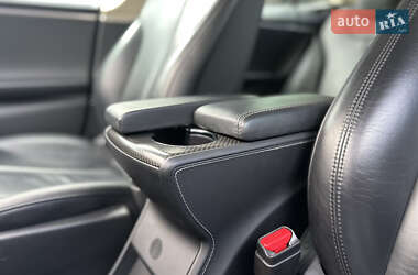 Лифтбек Tesla Model S 2014 в 