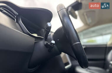 Лифтбек Tesla Model S 2014 в 