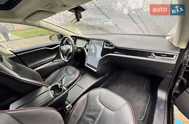 Лифтбек Tesla Model S 2012 в 
